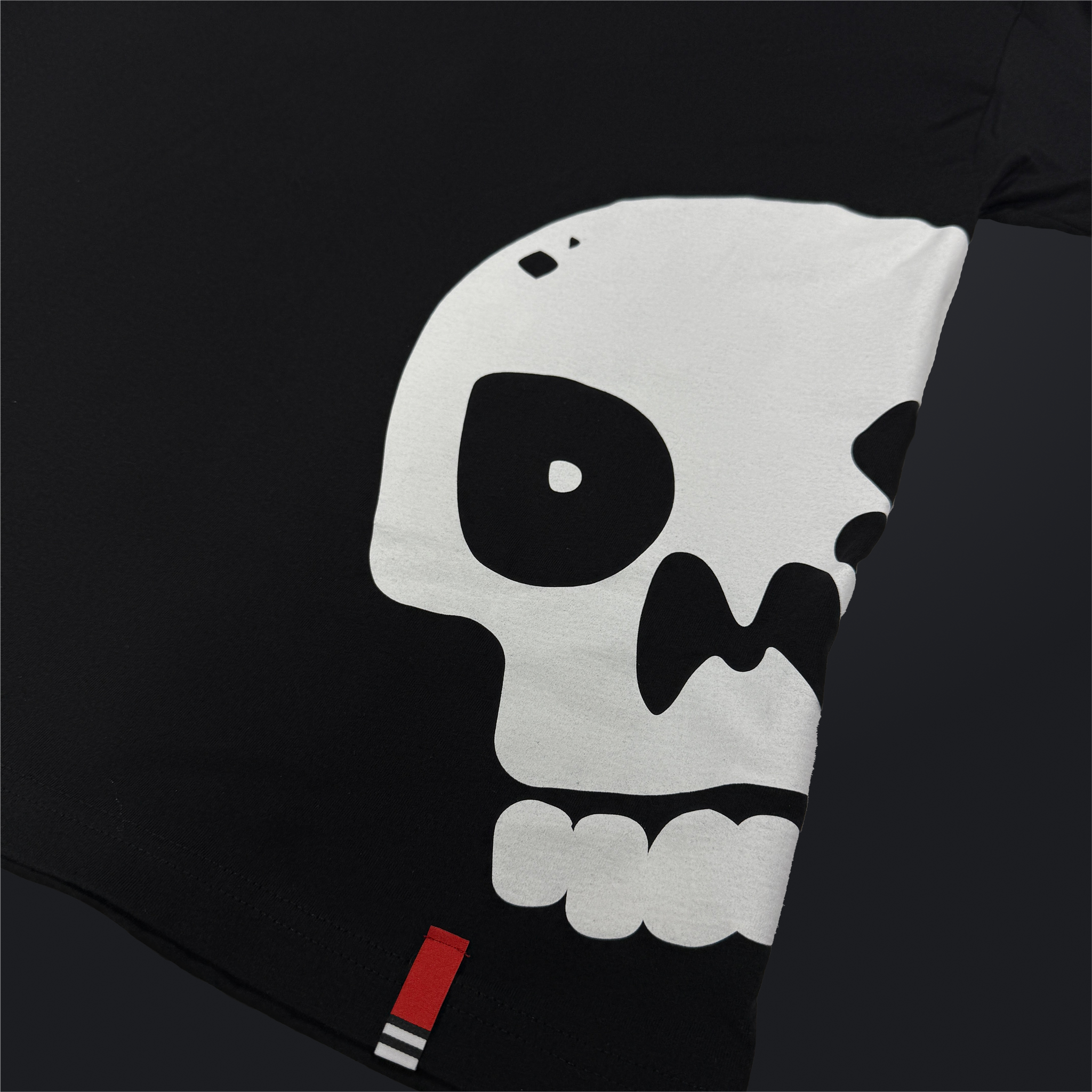 Skull Flanked Tee